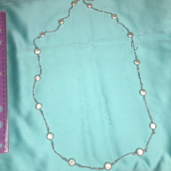 Costume Pearlized Necklace - Picture 2 of 2